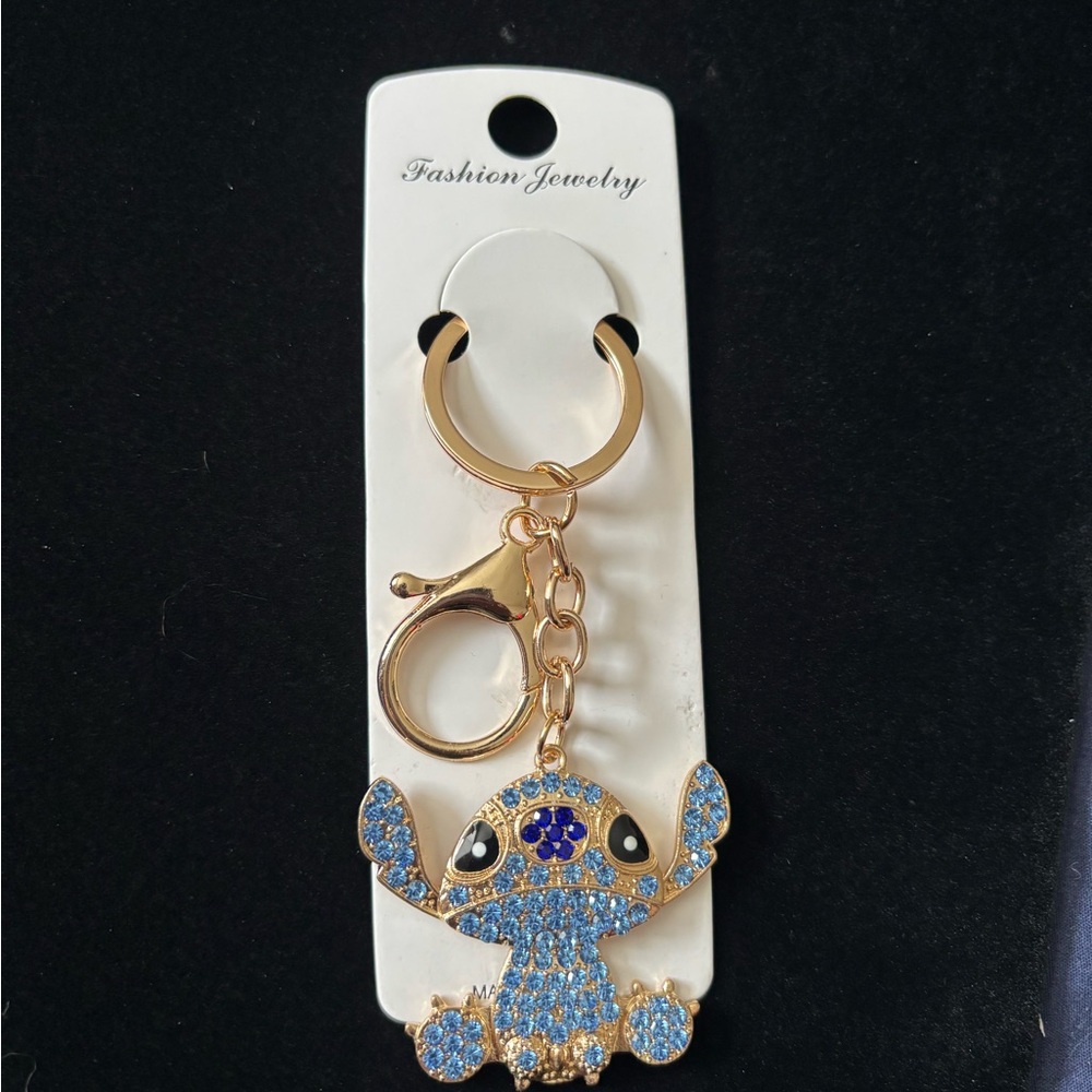 2 Fashion Stitch Keychain - Picture 2 of 4